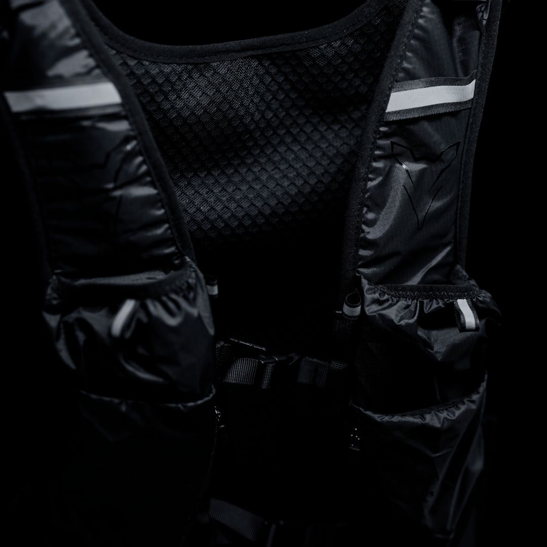 HYDRATION VEST | RUNLY R700 | TRIPLE BLACK