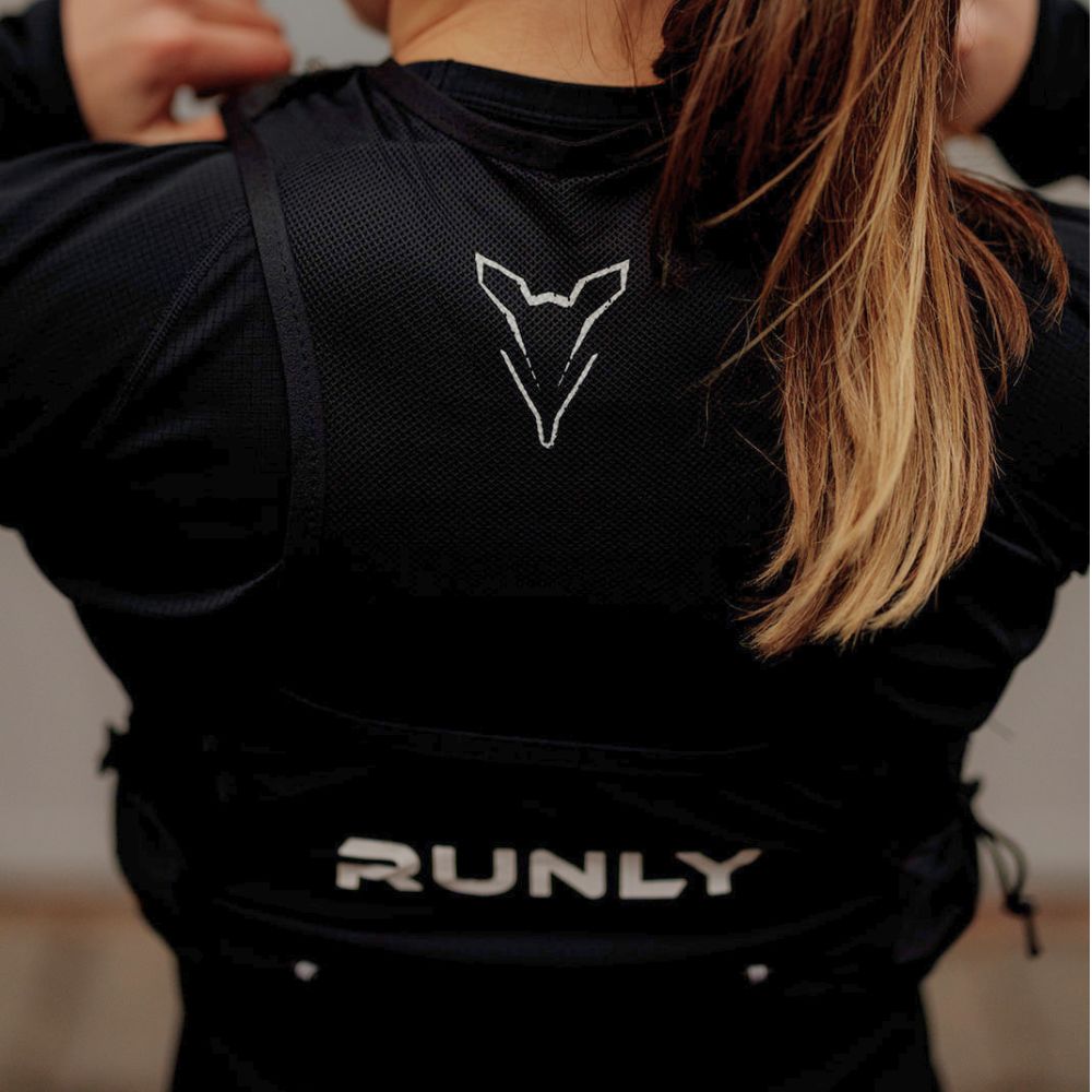 R200 AERO RUNNING VEST | BLACK/WHITE